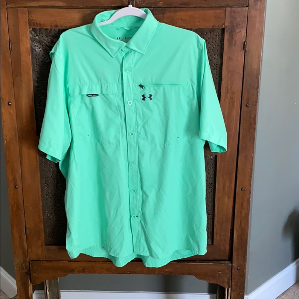 Men’s under armor loose heat gear shirt